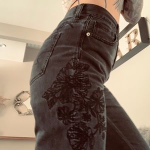 Vintage Black Floral embroidered Denim 🖤